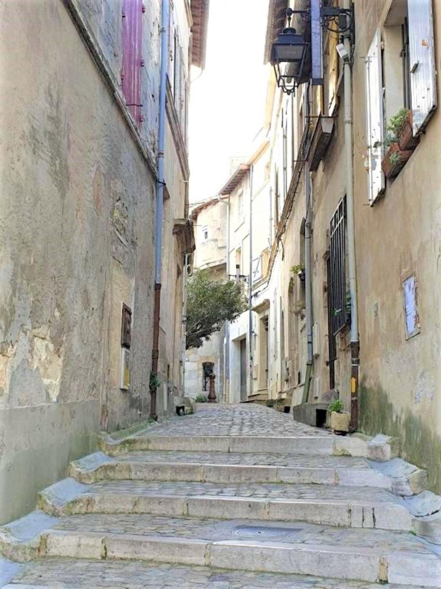 Maison De Ville Des Arenes Arles Esterno foto